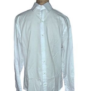 Van Heusen Flex Slim Fit Stretch Men's White Button Down Shirt 32/33 Medium NWOT